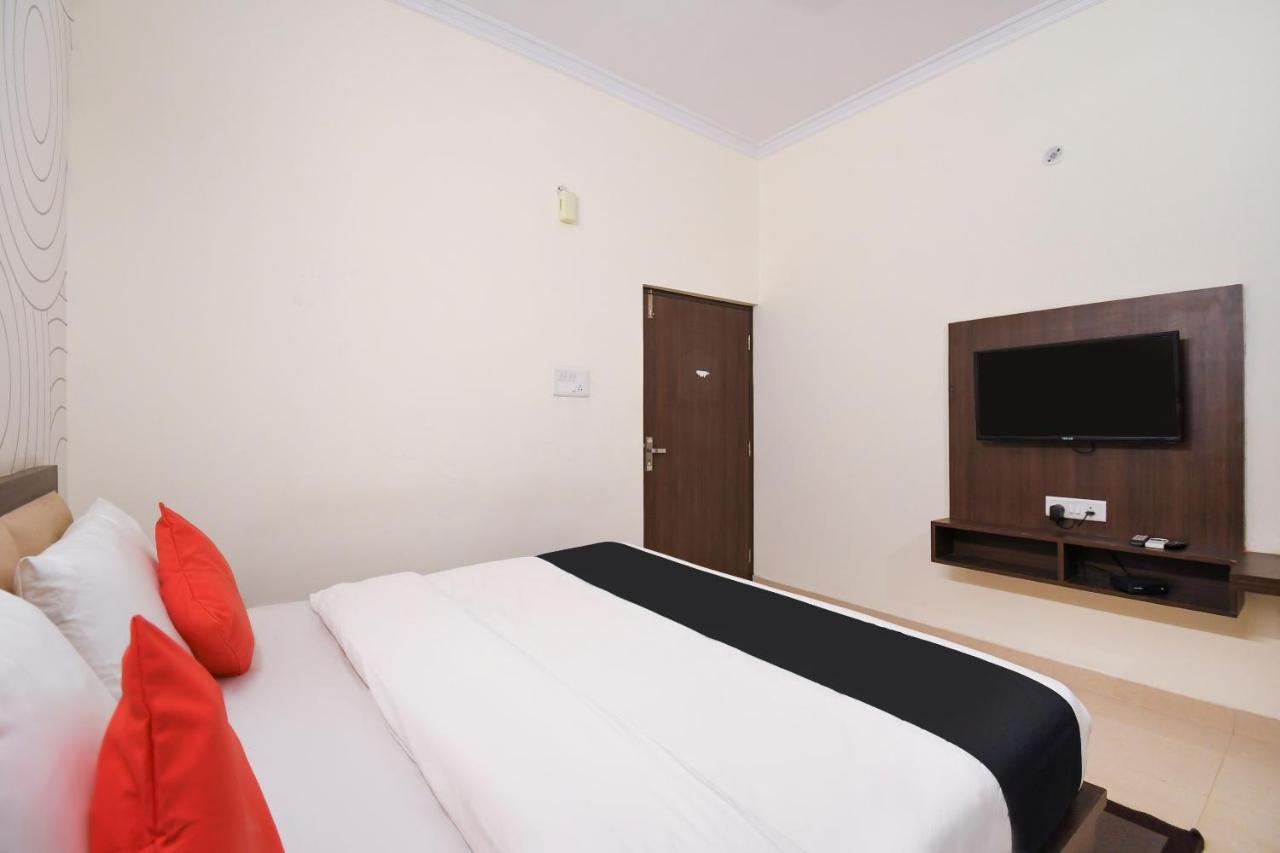 Capital O 70097 Sudha Inn Лакхнау Экстерьер фото