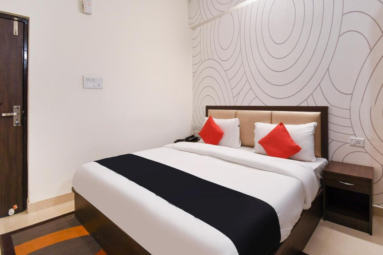 Capital O 70097 Sudha Inn Лакхнау Экстерьер фото